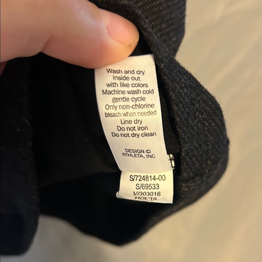 Athleta Black Mini Skirt (No Shorts) Zipper. Size 8 Fixed slight hole (Pictured) - Picture 8 of 11